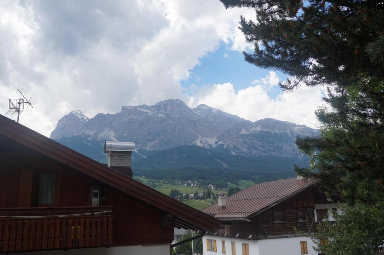 Faloria Studio Apartment Cortina dʼAmpezzo Exteriör bild